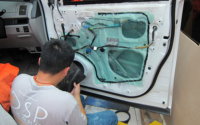 豐田大霸王汽車音響安裝調試